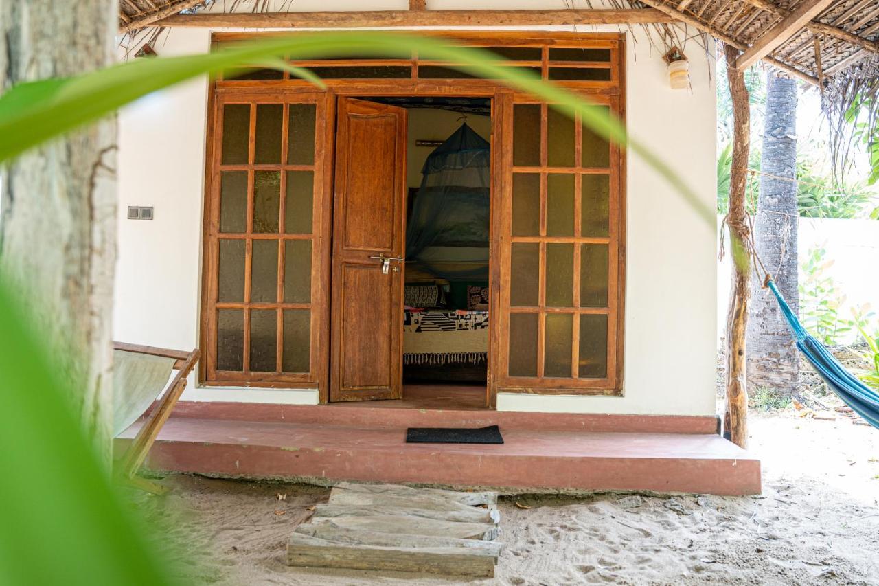 Hotel Margarita Kitesurfing School Sri Lanka à Kalpitiya Extérieur photo