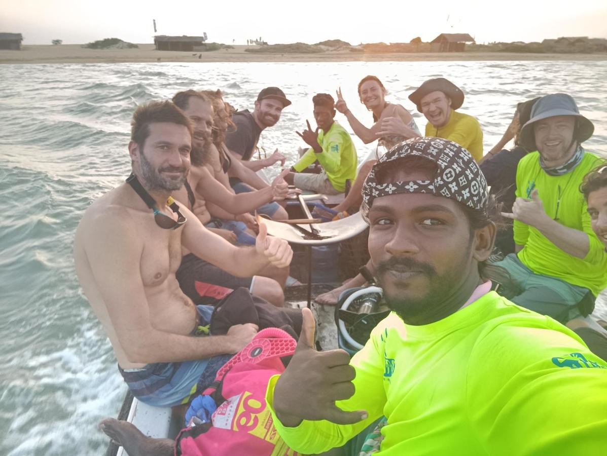 Hotel Margarita Kitesurfing School Sri Lanka à Kalpitiya Extérieur photo