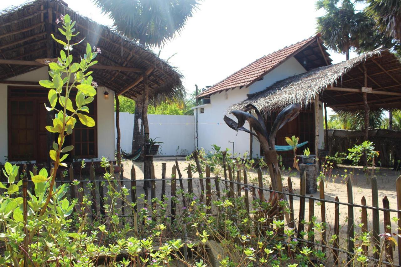 Hotel Margarita Kitesurfing School Sri Lanka à Kalpitiya Extérieur photo